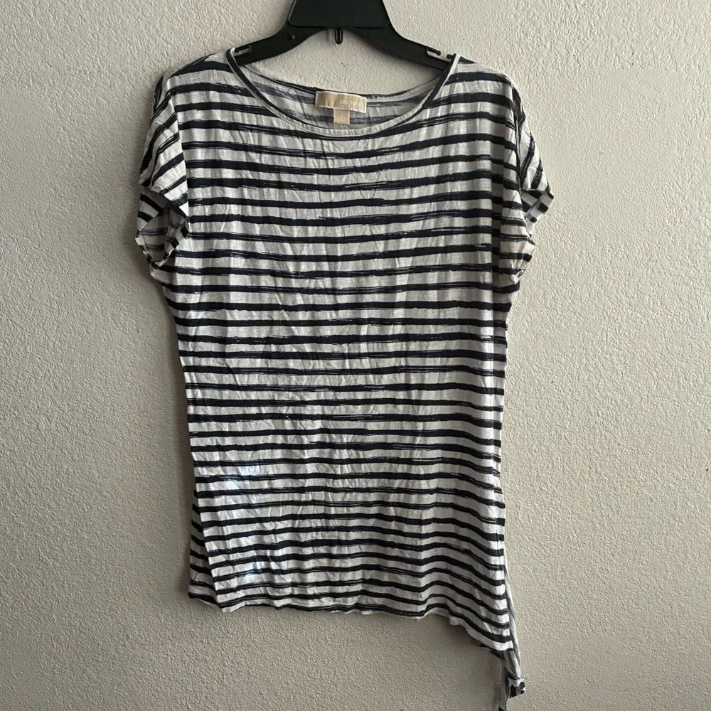 💥Michael Kors Navy & White Tie Front Blouse S